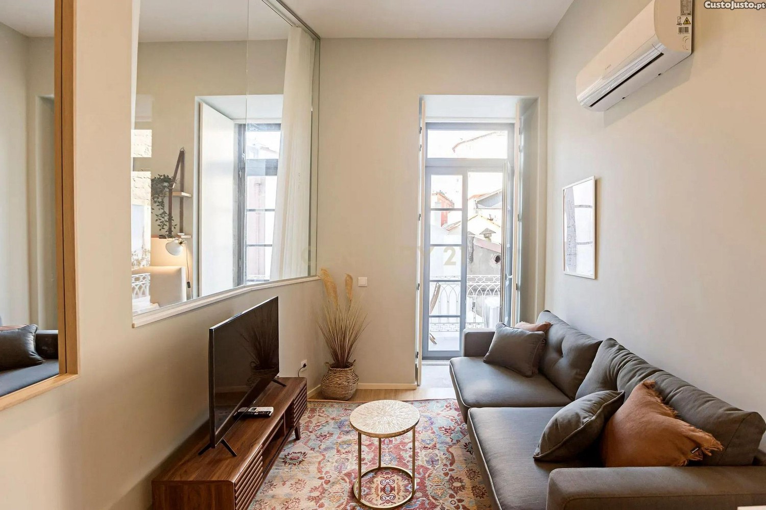 Apartamento T1 com Varanda com Licença AL - Coração do Porto