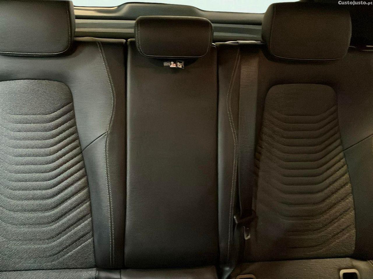 Mercedes-Benz A 180 d 7G-DCT Style — fotografia 6