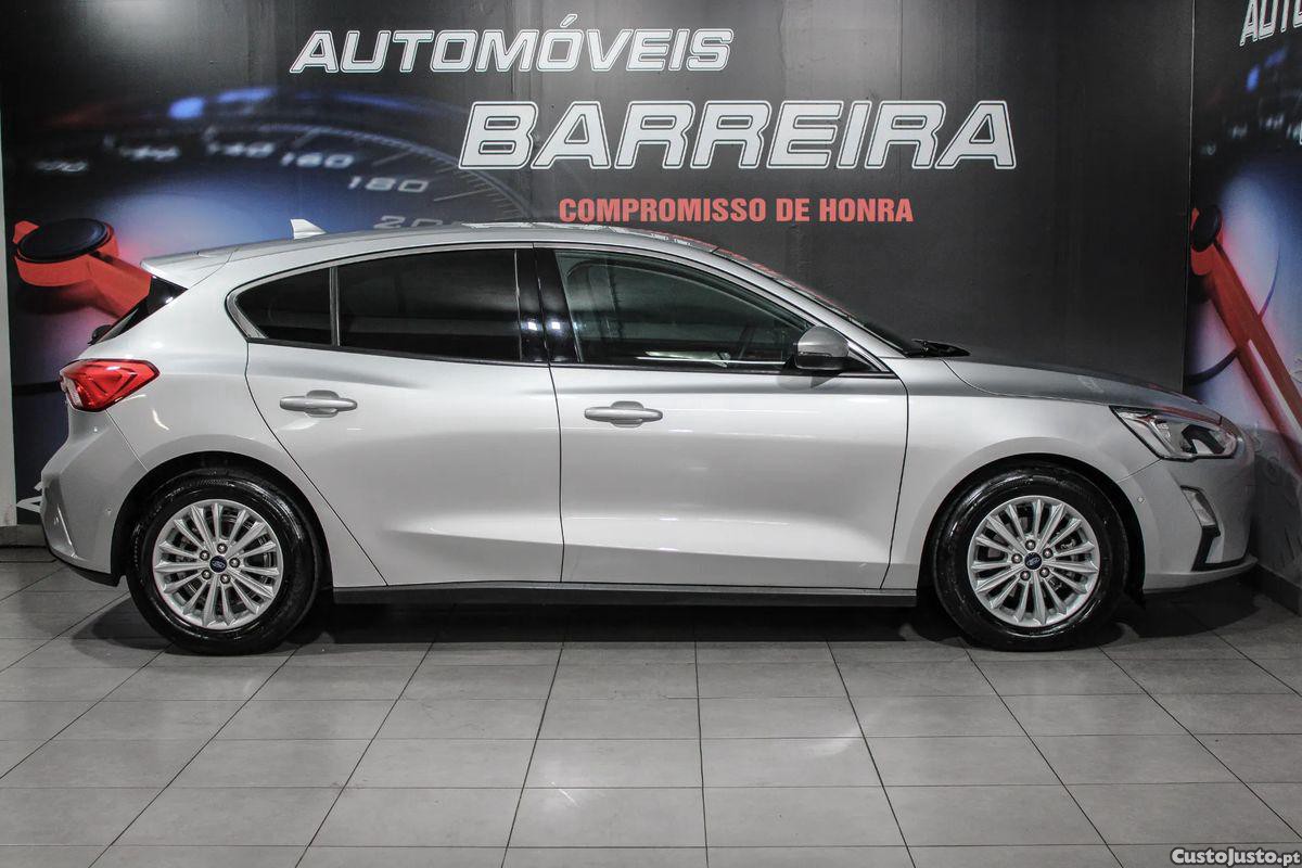 Ford Focus 1.5 TDCi Titanium — fotografia 12