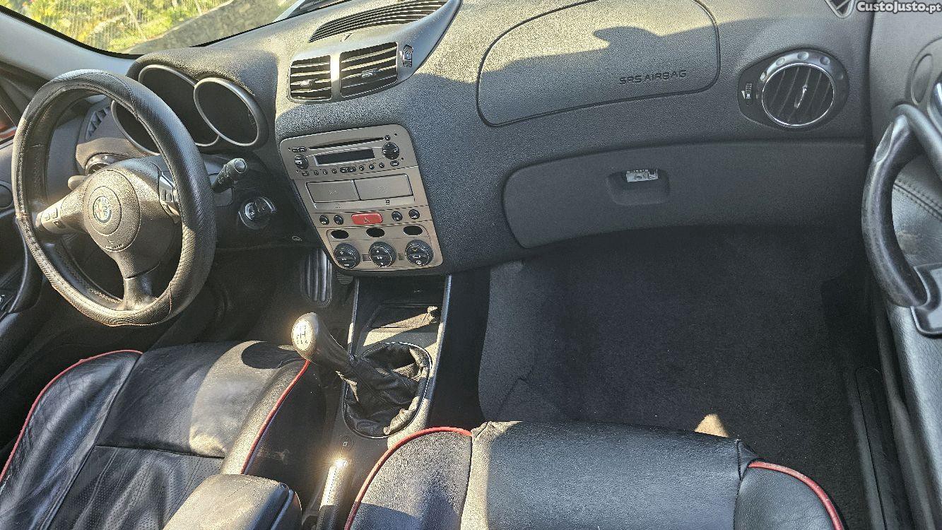 Alfa Romeo 147 Gpl ,0.80 centimos litro — fotografia 6