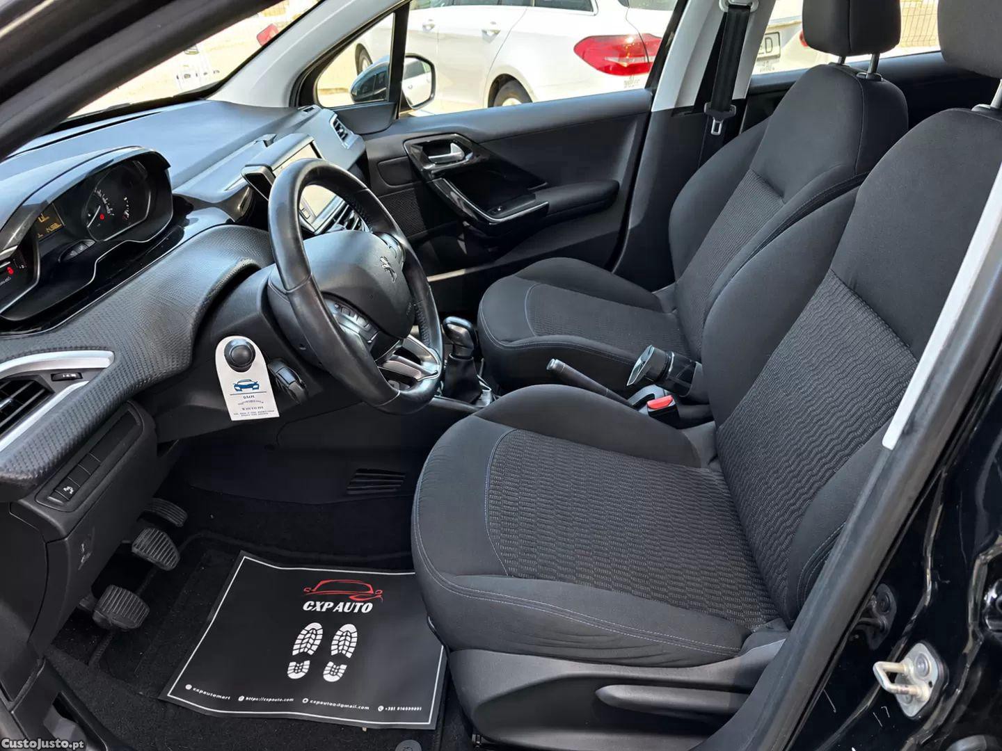 Peugeot 208 1.2 puretech allure — fotografia 3