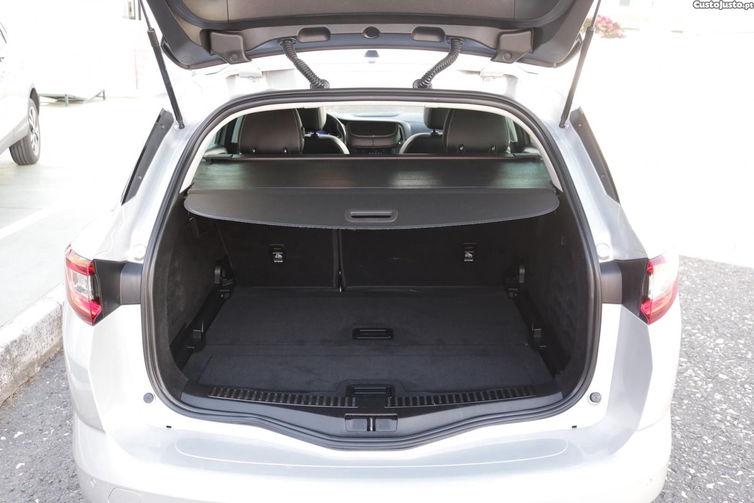 Renault Mégane Sport Tourer 1.5 Blue DCI GT Line EDC 115cv — fotografia 46