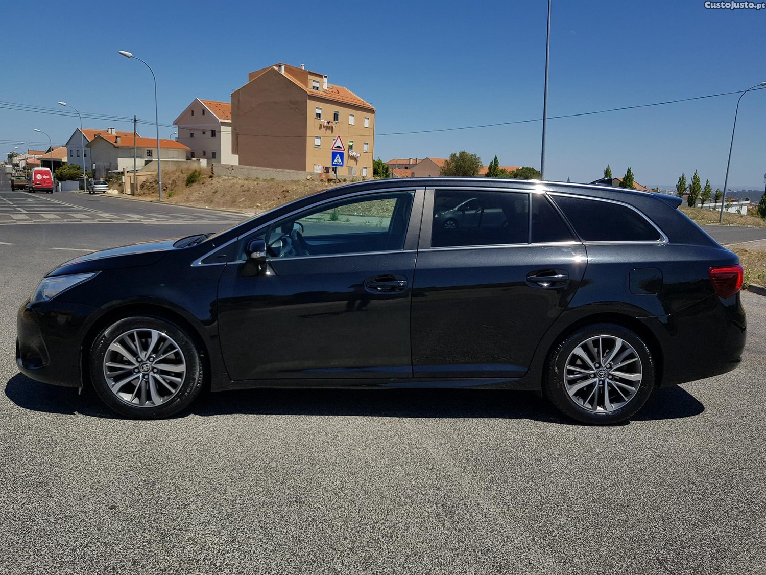 Toyota Avensis SW 1.6 D4D 112cv Full-Extras - 16 foto 5