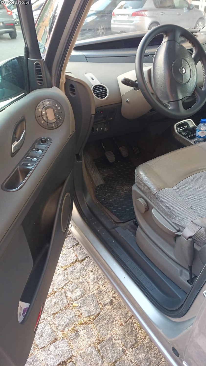 Renault Grand Espace 1.9 dCi Confort 6Laf) — fotografia 4
