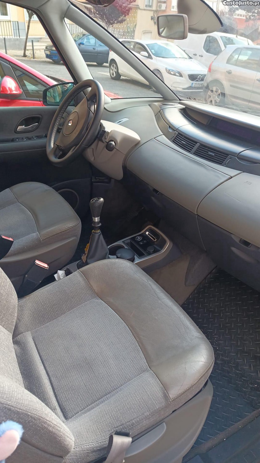 Renault Grand Espace 1.9 dCi Confort 6Laf) — fotografia 3