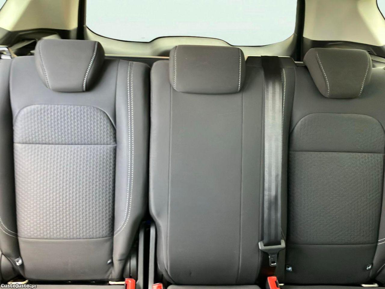Ford Kuga 1.5 TDCi EcoBlue Titanium — fotografia 3