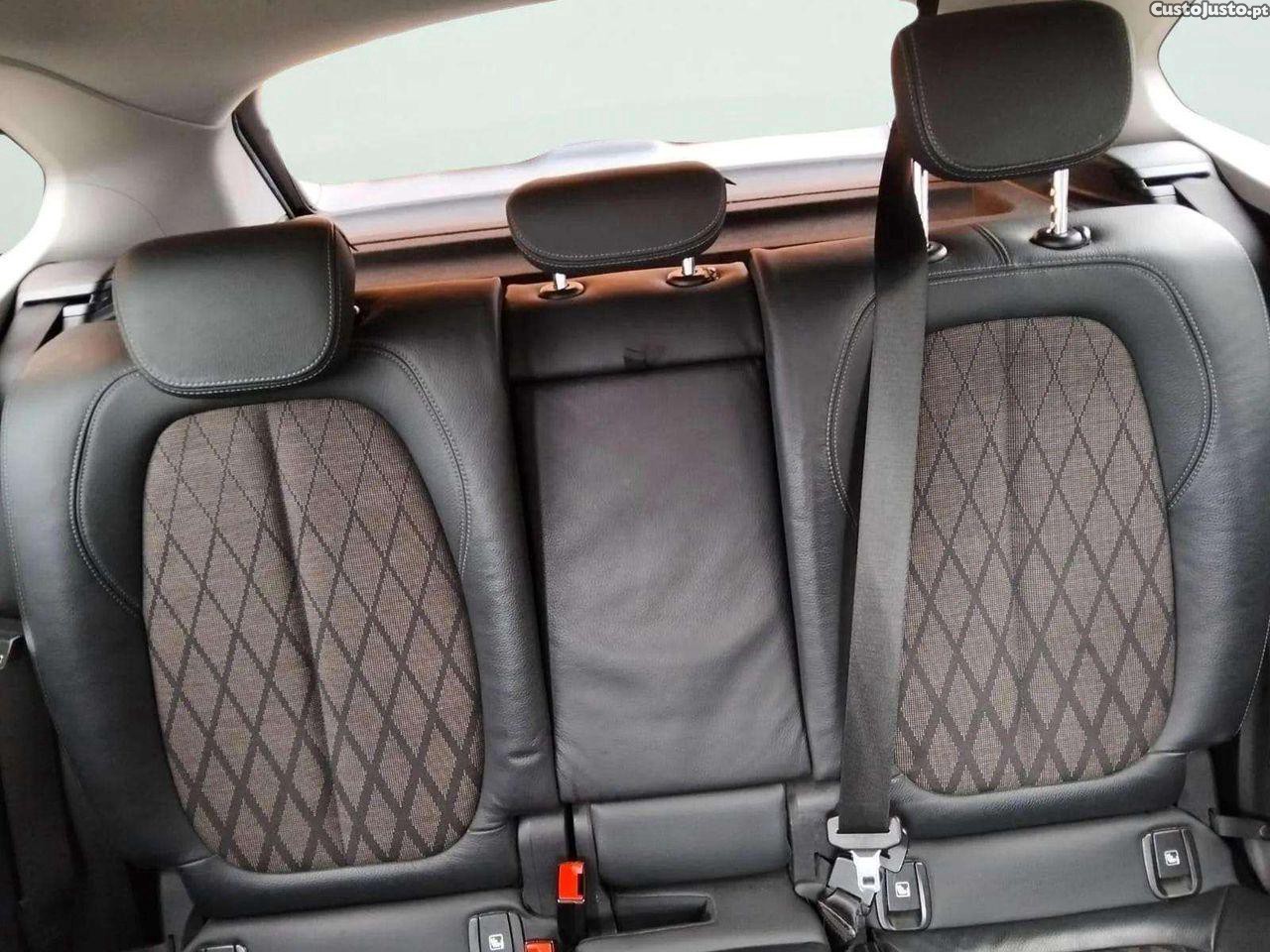 BMW X1 16d sDrive Auto — fotografia 4