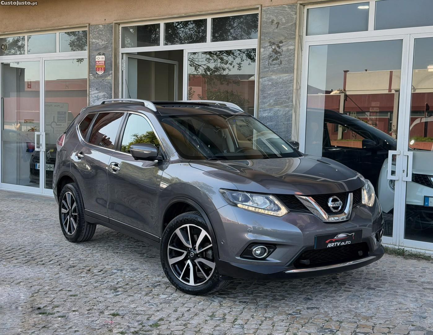 Nissan X-Trail 1.6 DCi Tekna — fotografia 17
