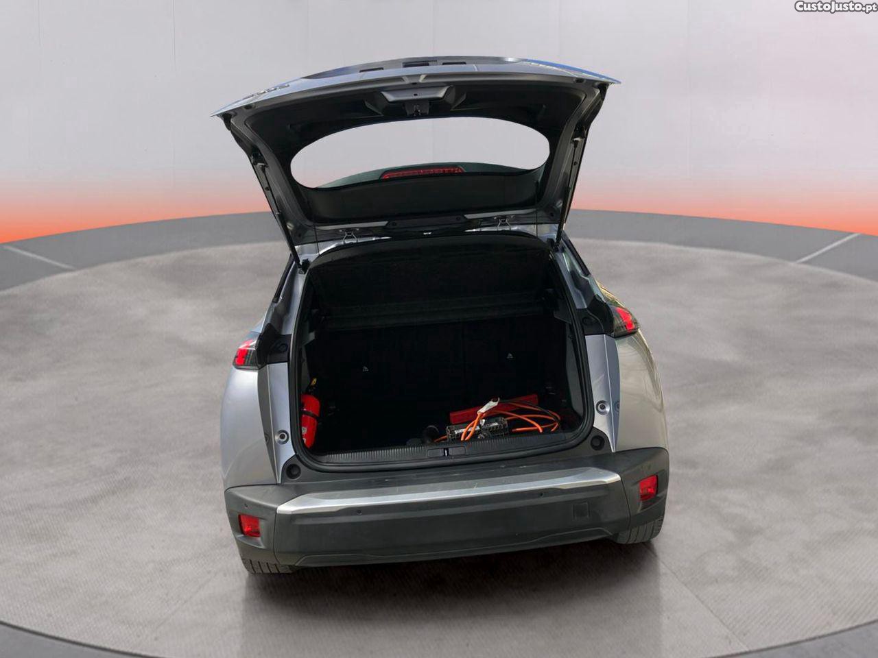 Peugeot 2008 50 kWh Active Pack — fotografia 13