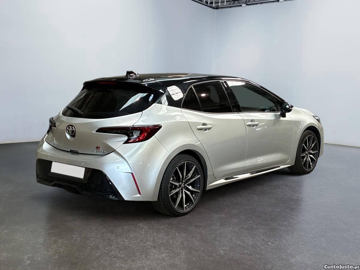 Toyota Corolla 1.8 Hybrid GR-Sport - 23 foto 2