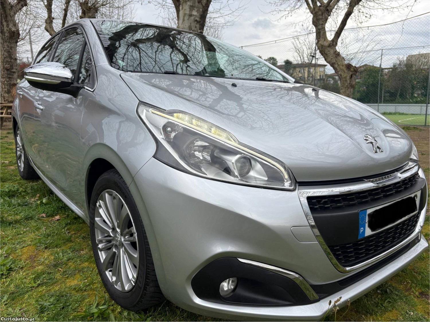 Peugeot 208 1.6 HDI VERSÃO ALLURE — fotografia 4