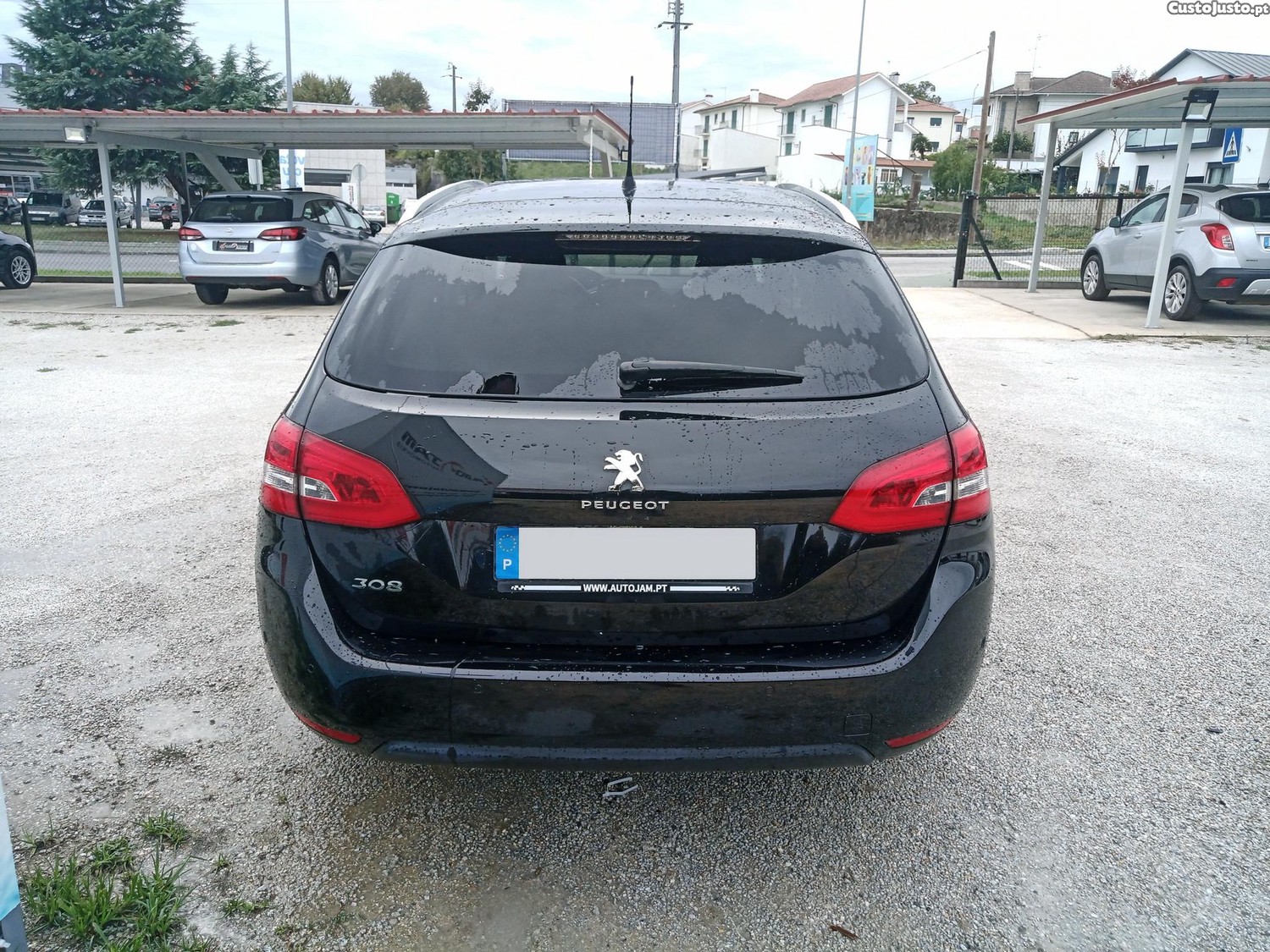 Peugeot 308 II SW 1.6 BlueHDi 120 Allure — fotografia 20