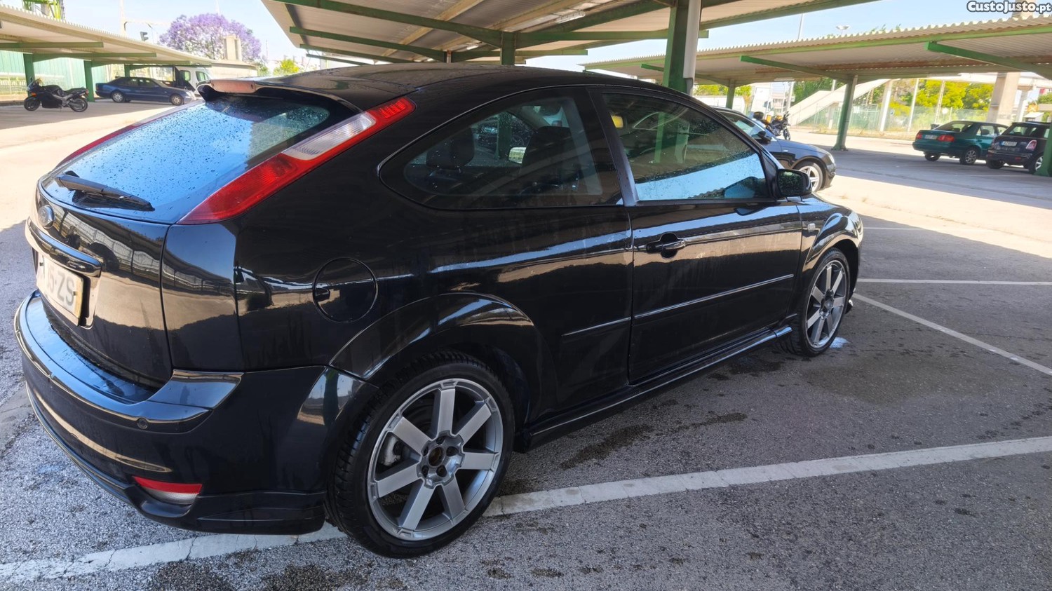Ford Focus 2000 tdci 136 cavalos — fotografia 6