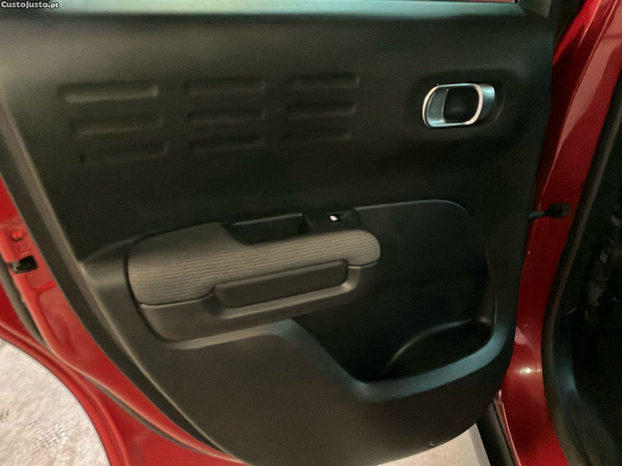 Citroën C3 1.5 BlueHDi Shine — fotografia 5