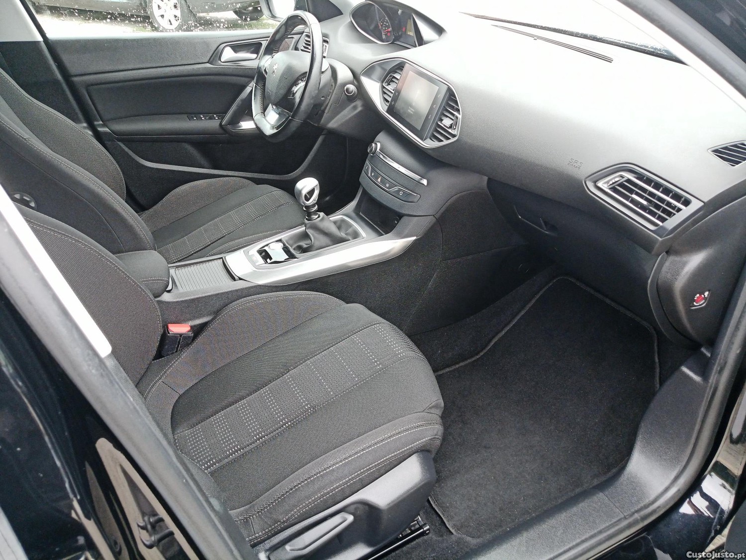 Peugeot 308 II SW 1.6 BlueHDi 120 Allure — fotografia 18