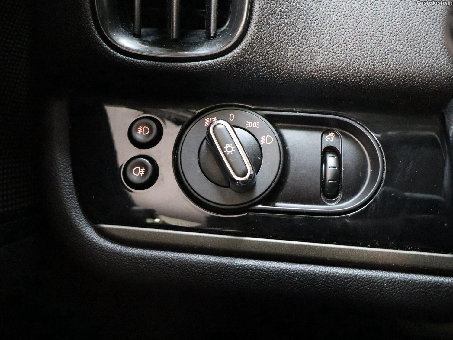 MINI Countryman Cooper SE ALL4 Auto — fotografia 4