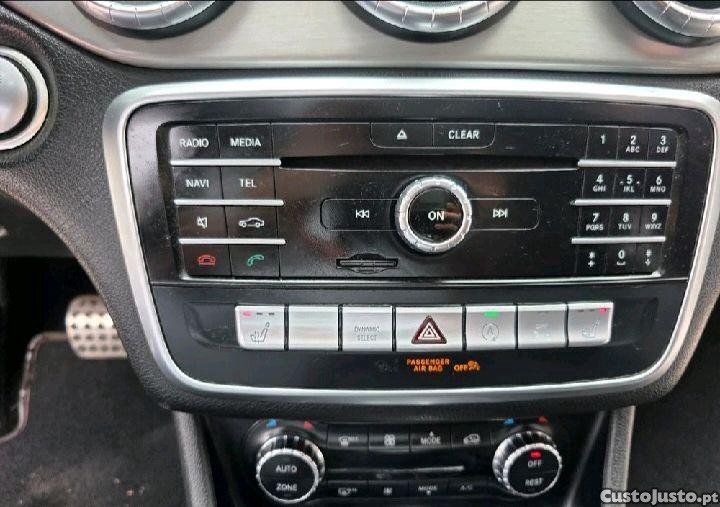 Mercedes-Benz CLA 200 CDi AMG Line Aut — fotografia 3