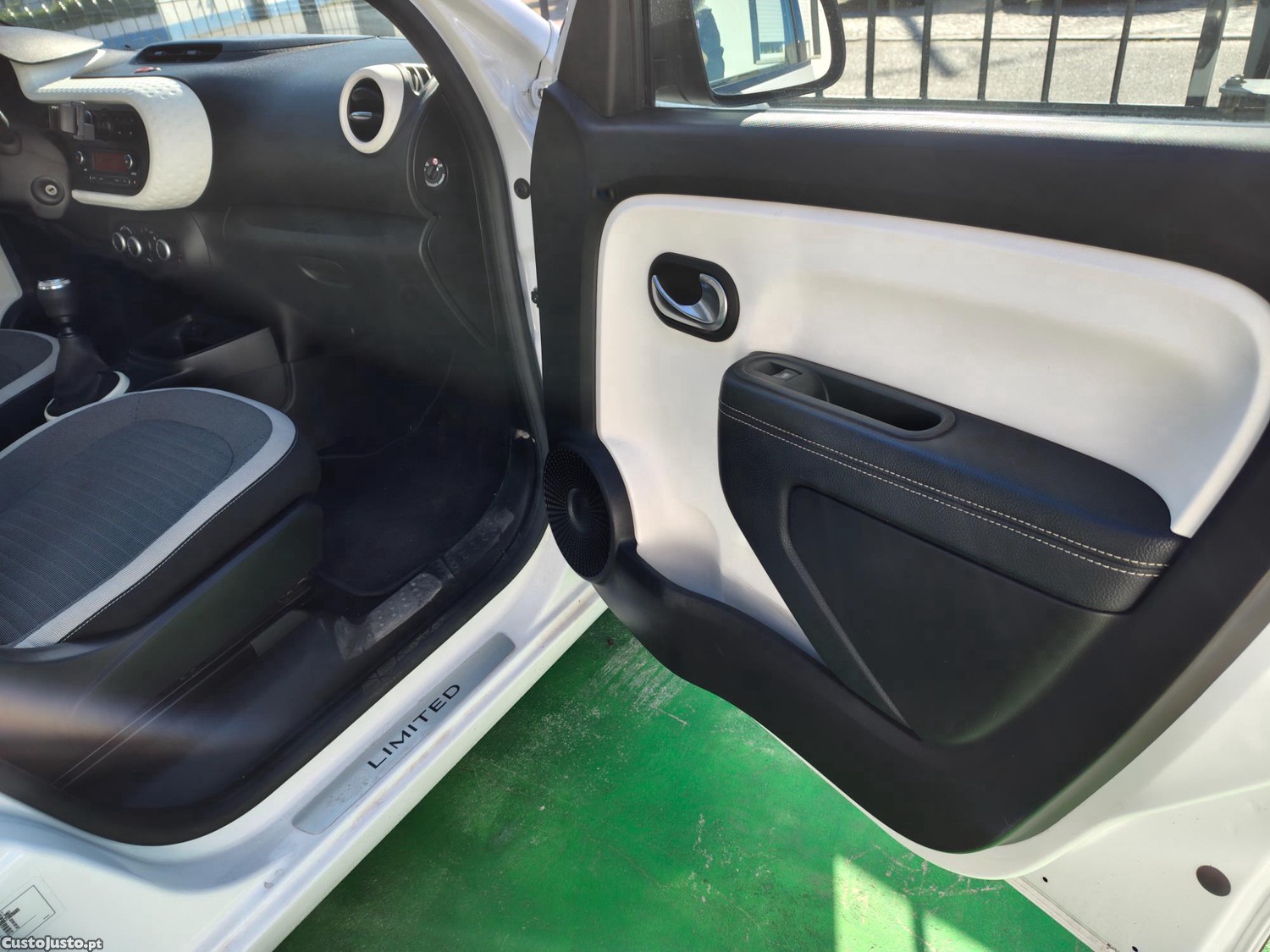 Renault Twingo 1.0 - 21 foto 4