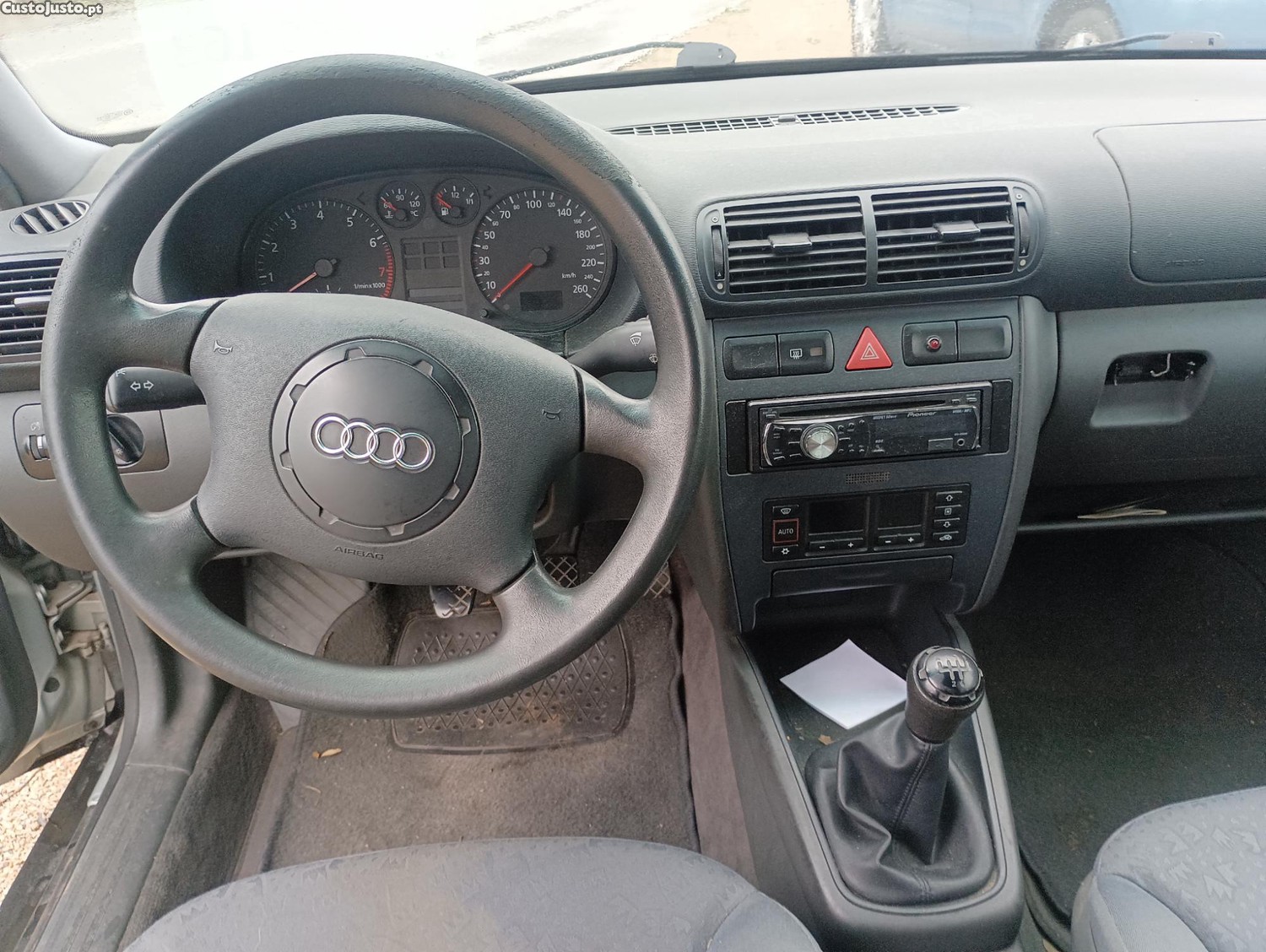 Audi A3 1.6i — fotografia 3