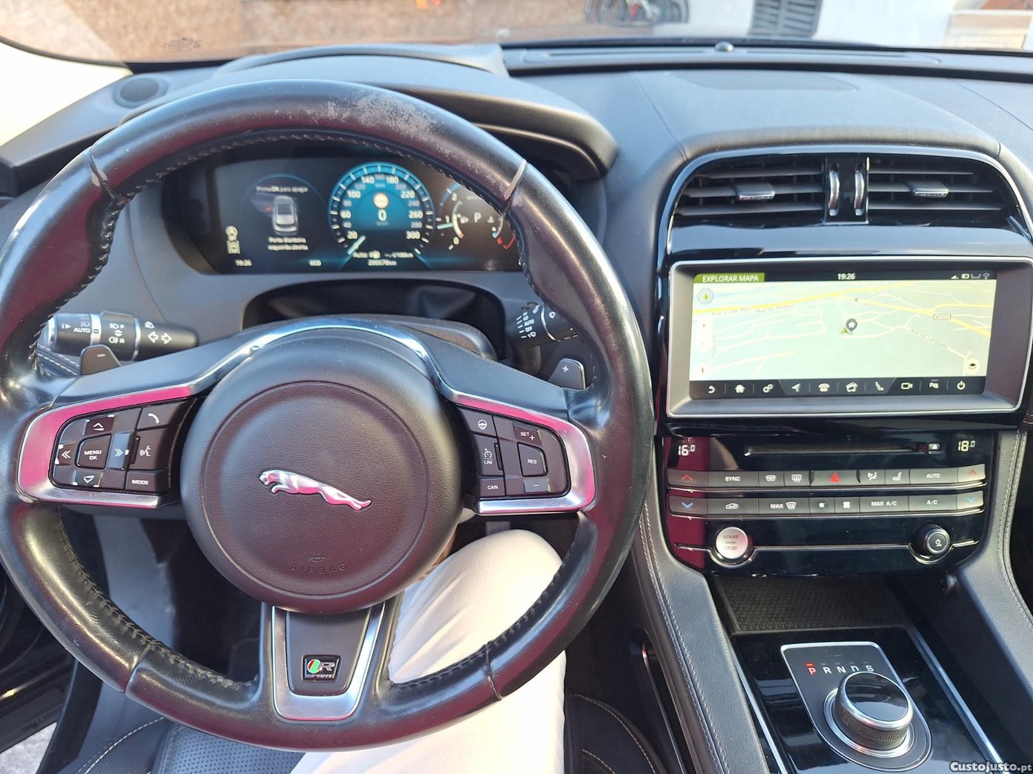 Jaguar F-Pace 2.0 i4D R-Sport AWD Aut. - 16 foto 4