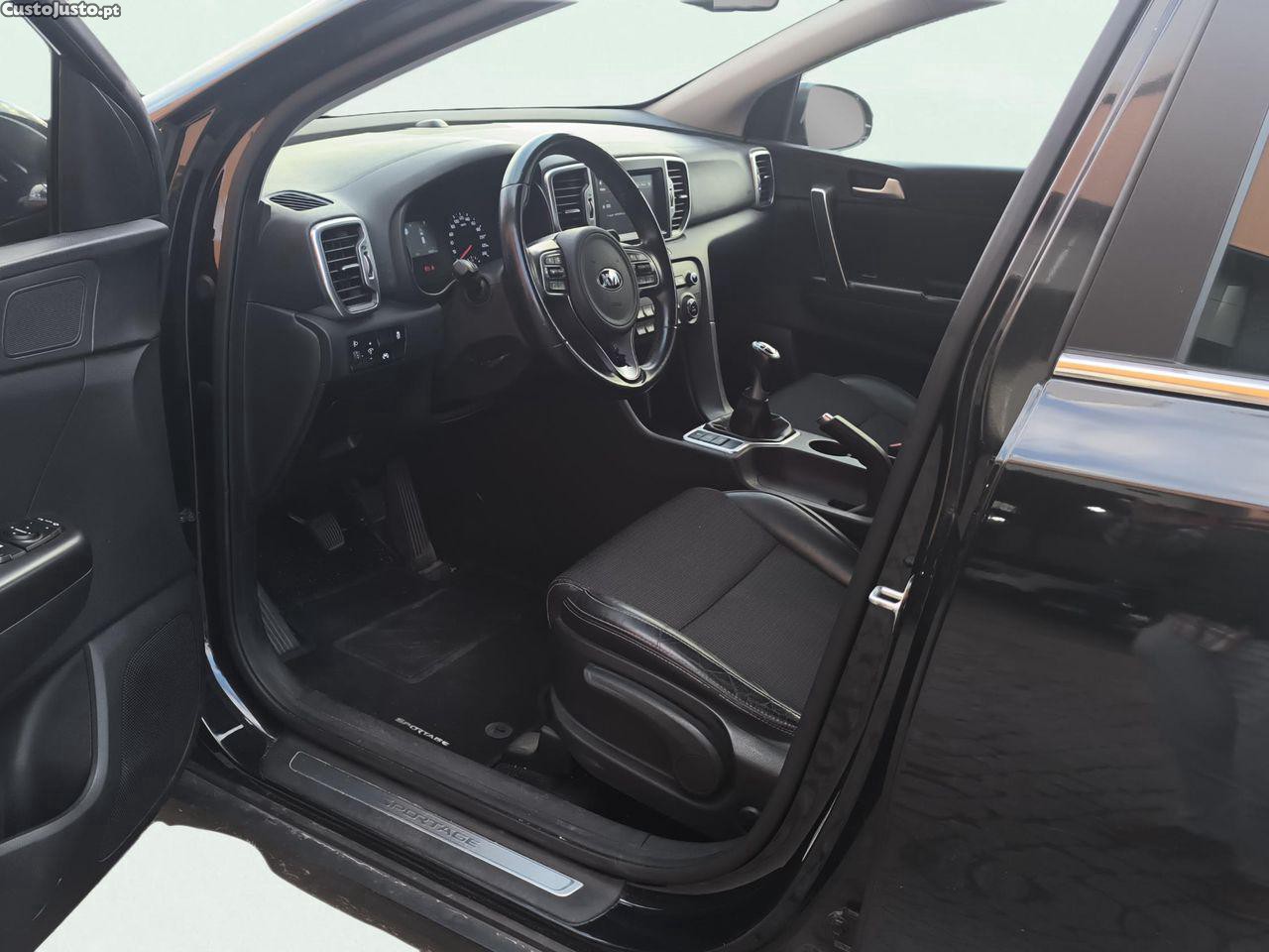 Kia Sportage 1.7 CRDI ISG TX — fotografia 8