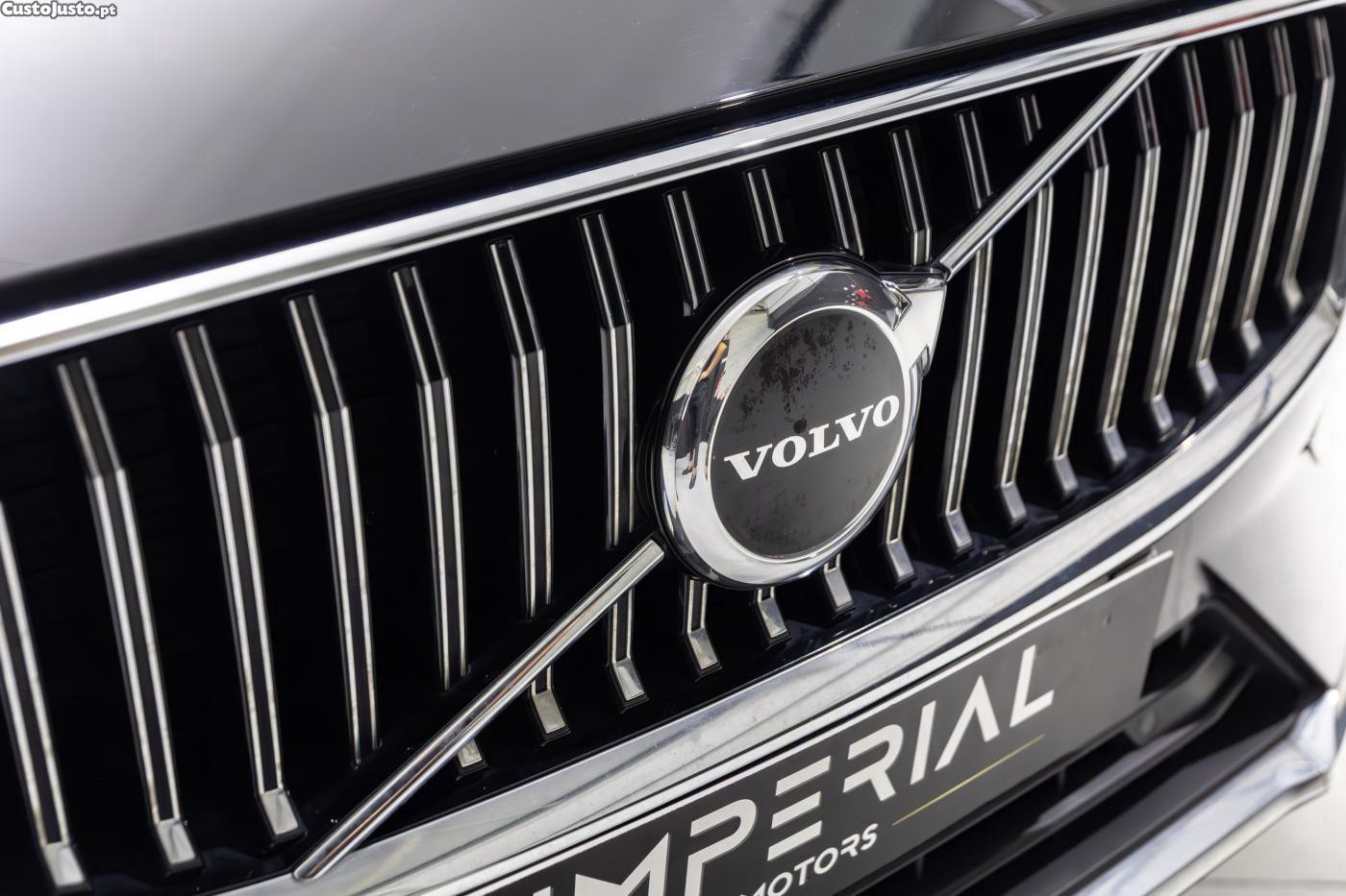 Volvo XC 60 2.0 T6 PHEV Core AWD — fotografia 7