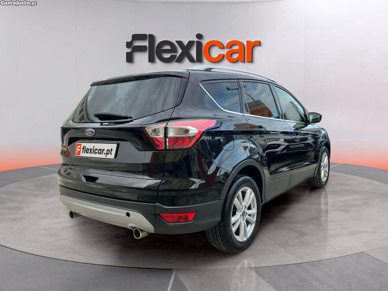 Ford Kuga 1.5 TDCi EcoBlue Titanium — fotografia 12