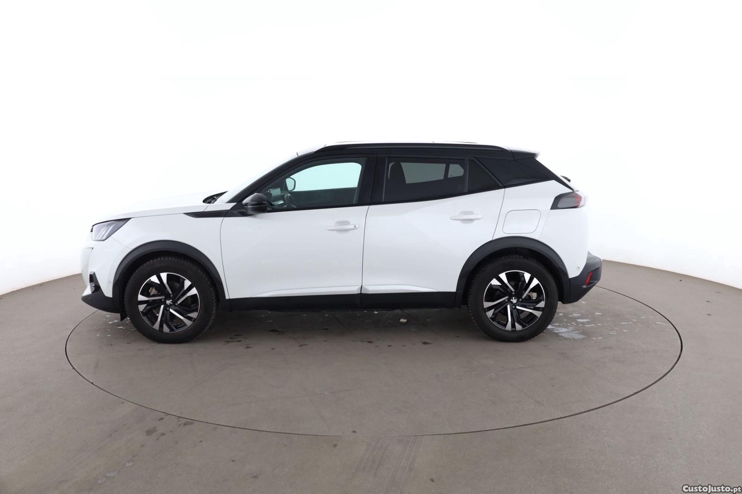 Peugeot e-2008 50kWh 136 GT - 22 — photo 5