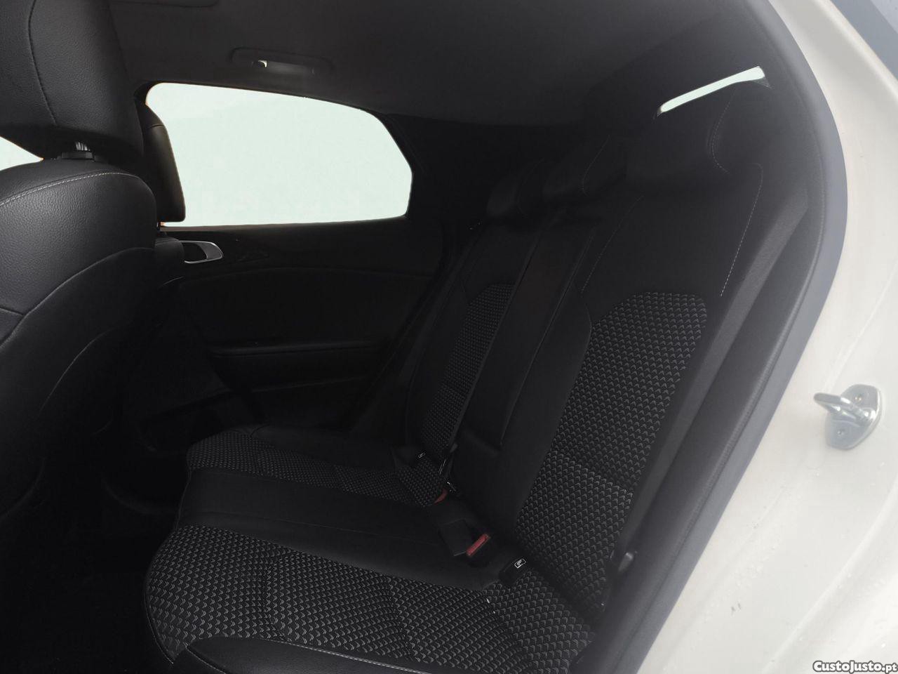 Kia XCeed 1.0 T-GDI Drive — fotografia 3