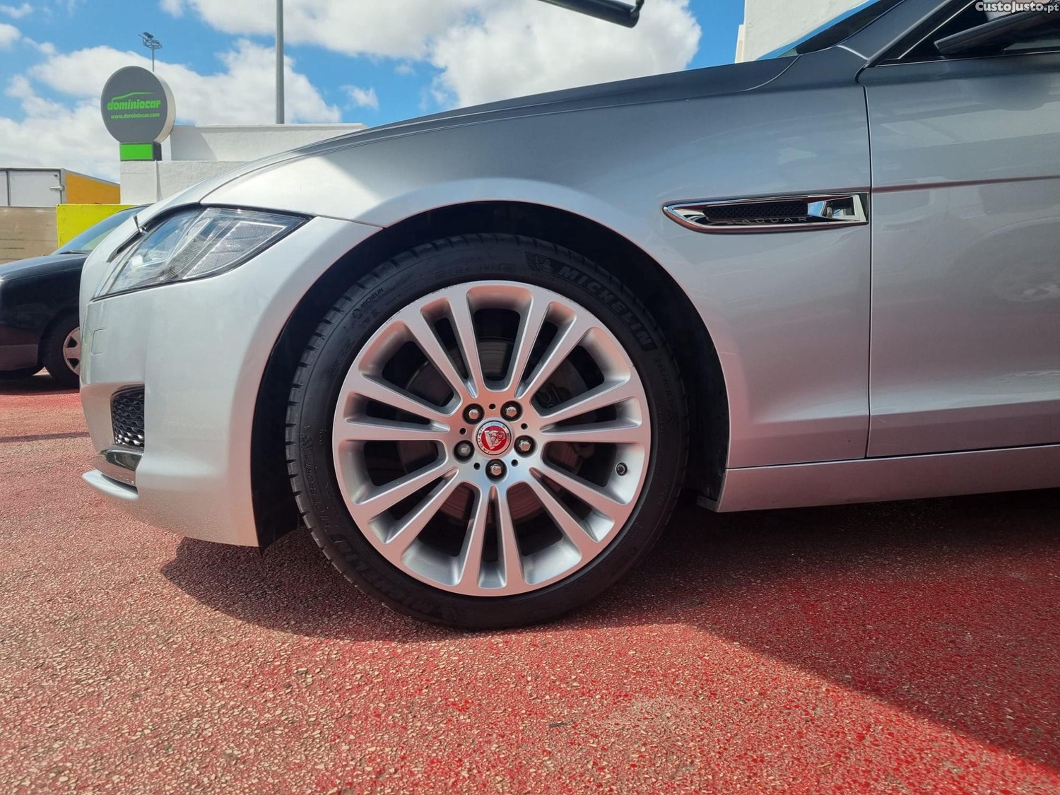 Jaguar XF Xf - 17 foto 2
