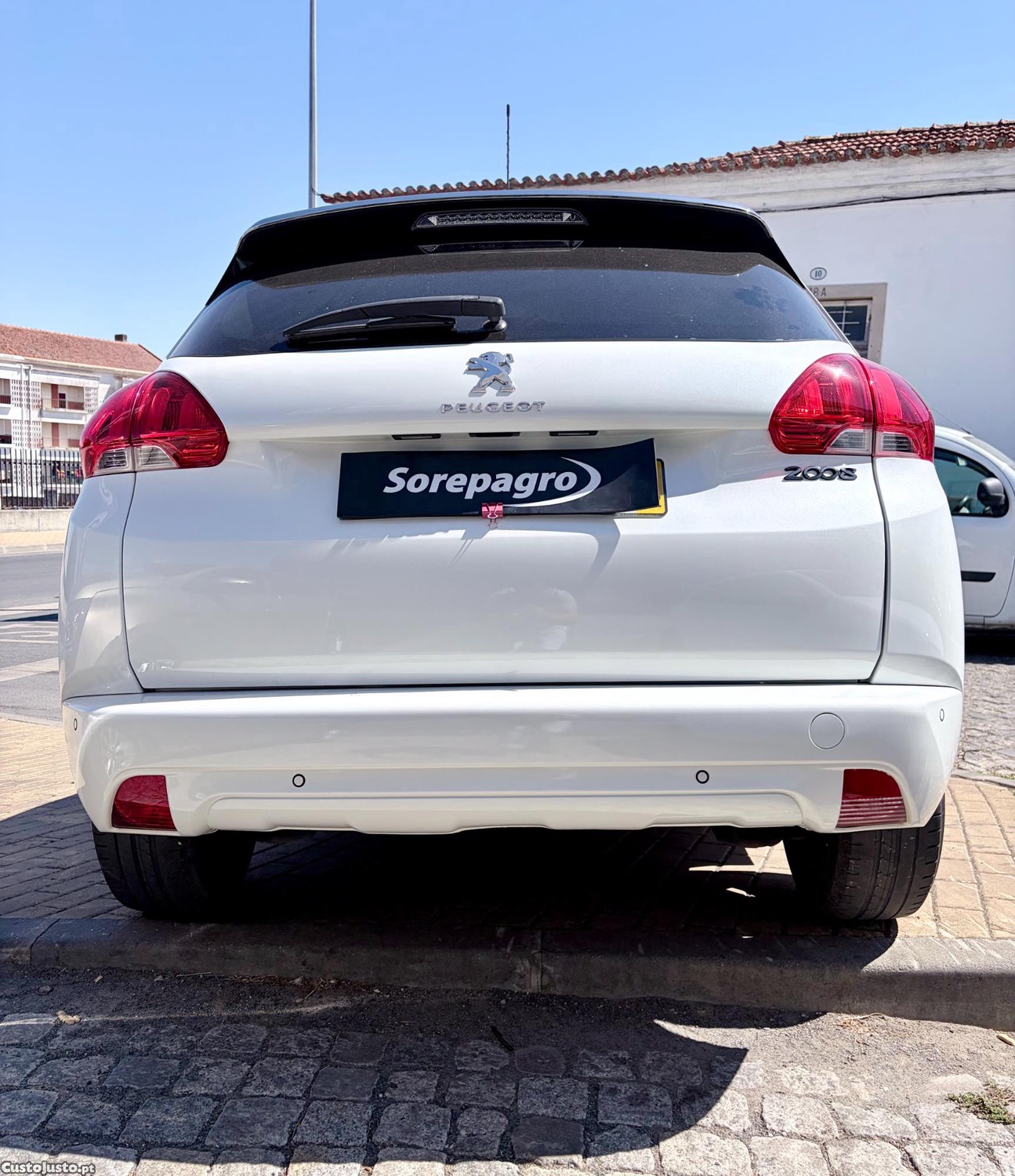 Peugeot 2008 1.2 Pure Tech — photo 4