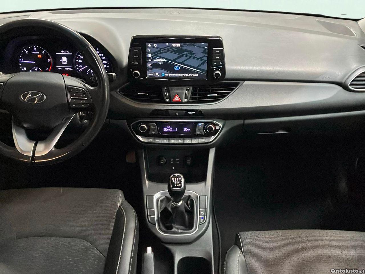 Hyundai i30 CW 1.6 CRDI 110 COMFORT PLUS — fotografia 13