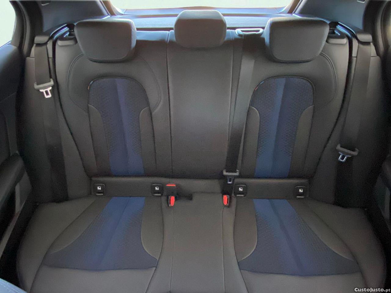 BMW 116 d Pack Desportivo M — fotografia 6