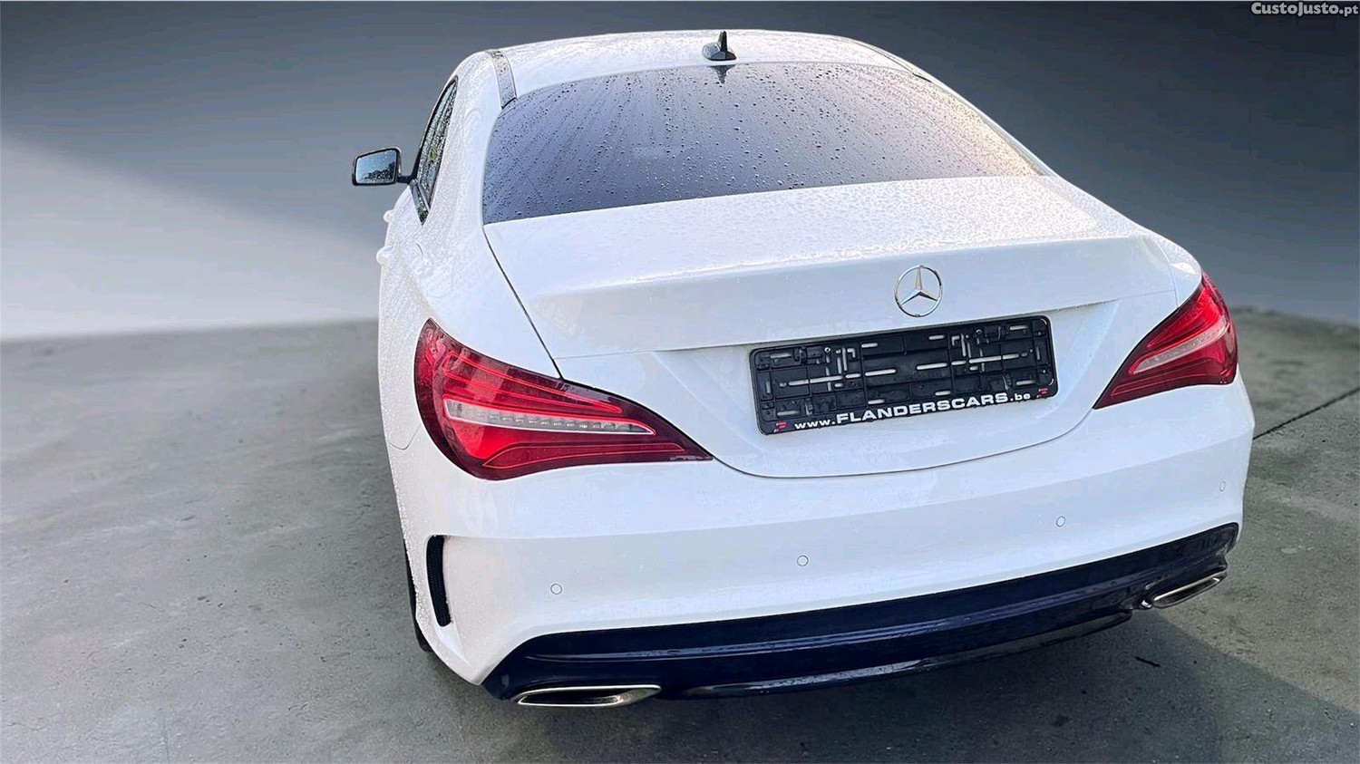 Mercedes-Benz CLA 180 AMG LINE — fotografia 7