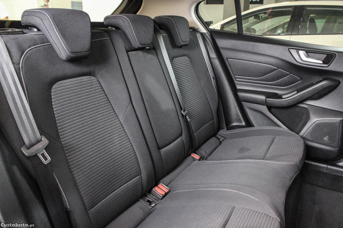 Ford Focus 1.5 TDCi Titanium — fotografia 11