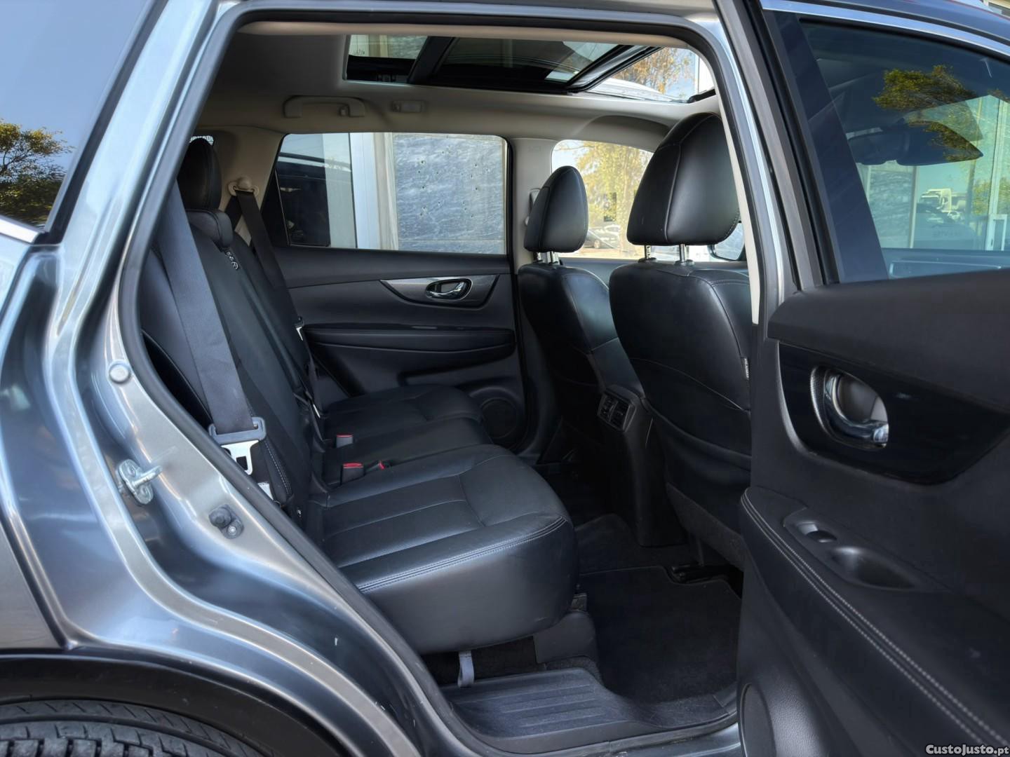 Nissan X-Trail 1.6 DCi Tekna — fotografia 4