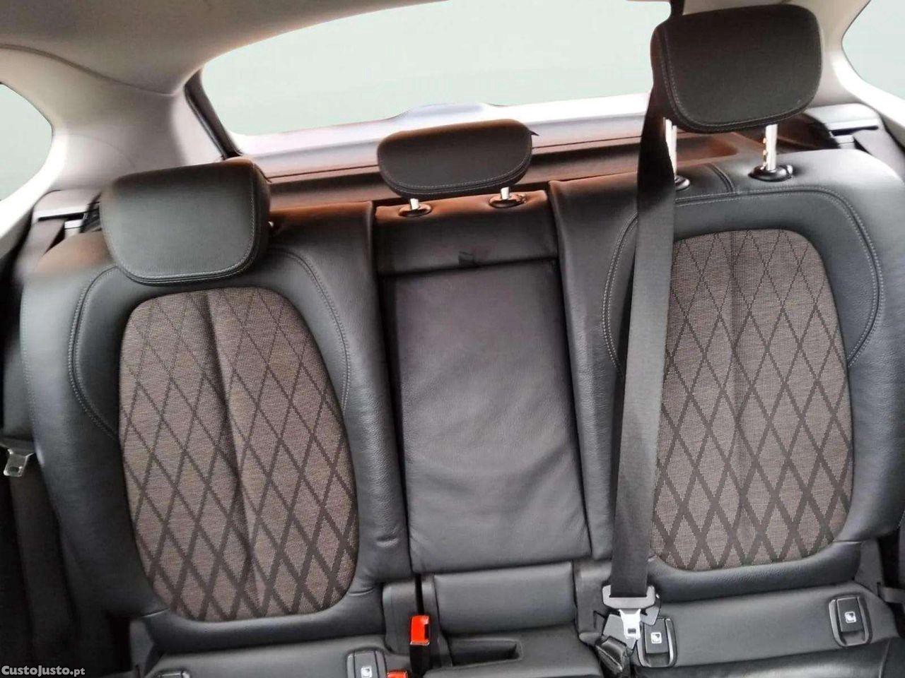 BMW X1 16d sDrive Auto — fotografia 3