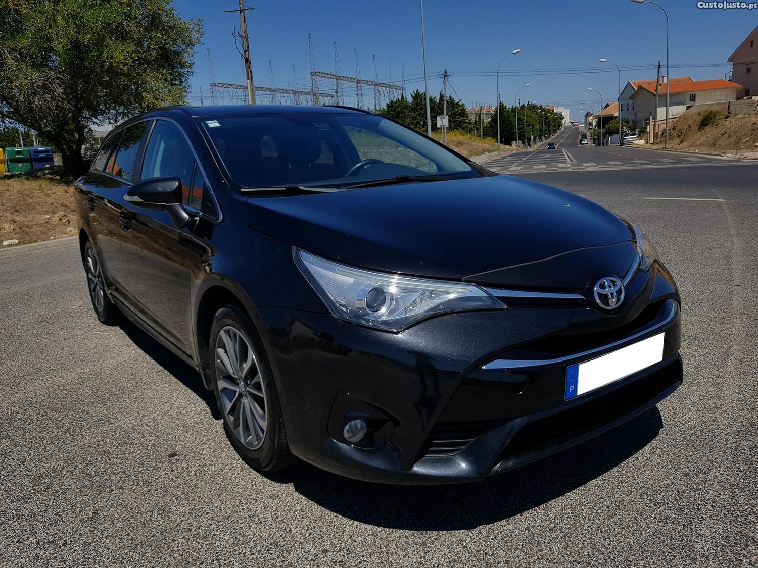 Toyota Avensis SW 1.6 D4D 112cv Full-Extras - 16 foto 3