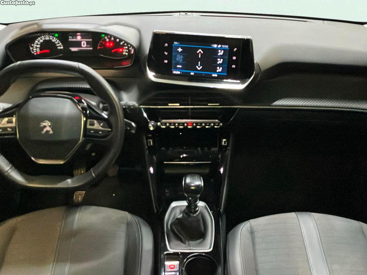 Peugeot 2008 1.2 PureTech Allure — fotografia 12