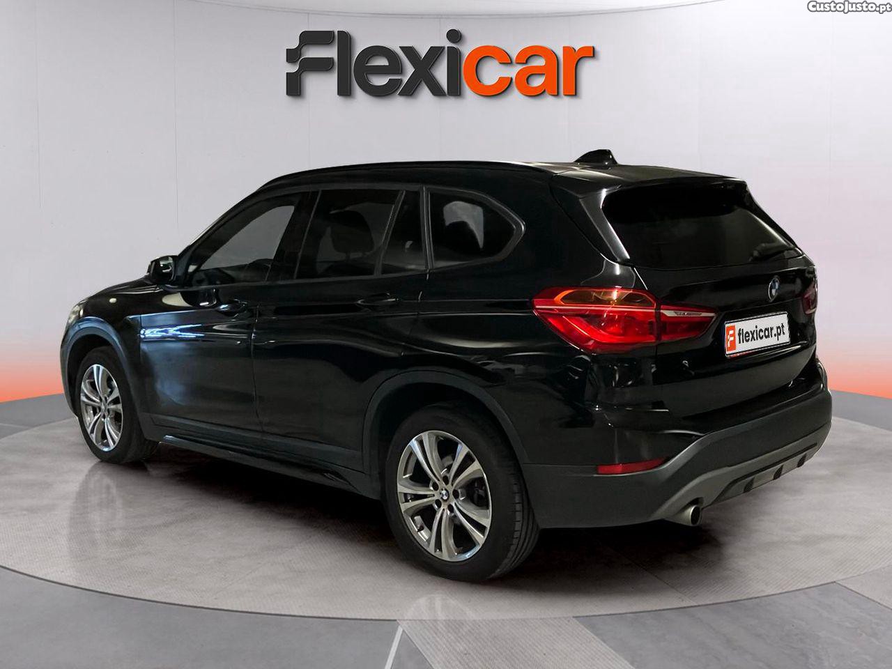 BMW X1 16 d sDrive Line Sport - 17 foto 3