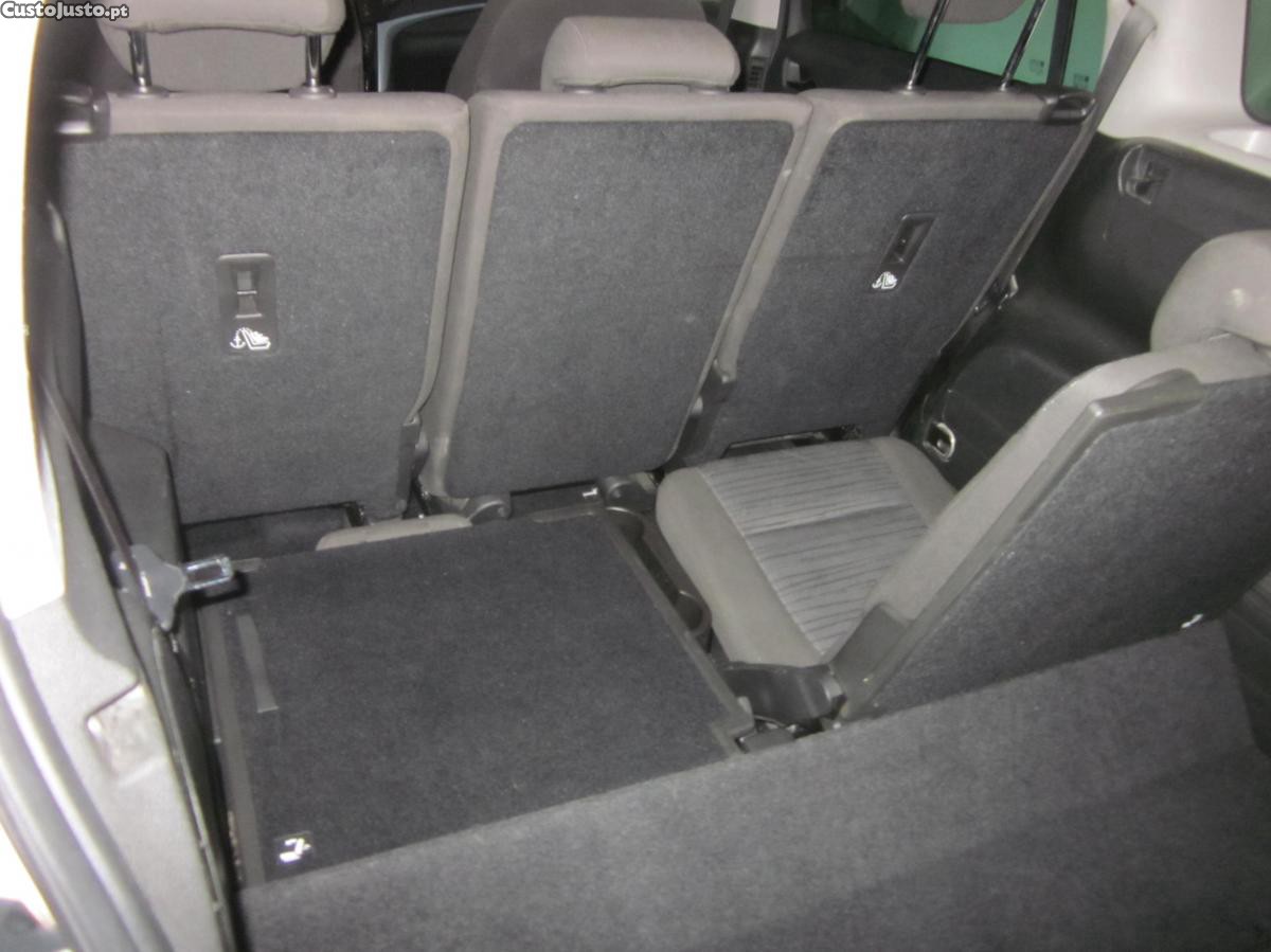 Opel Zafira Tourer — fotografia 3