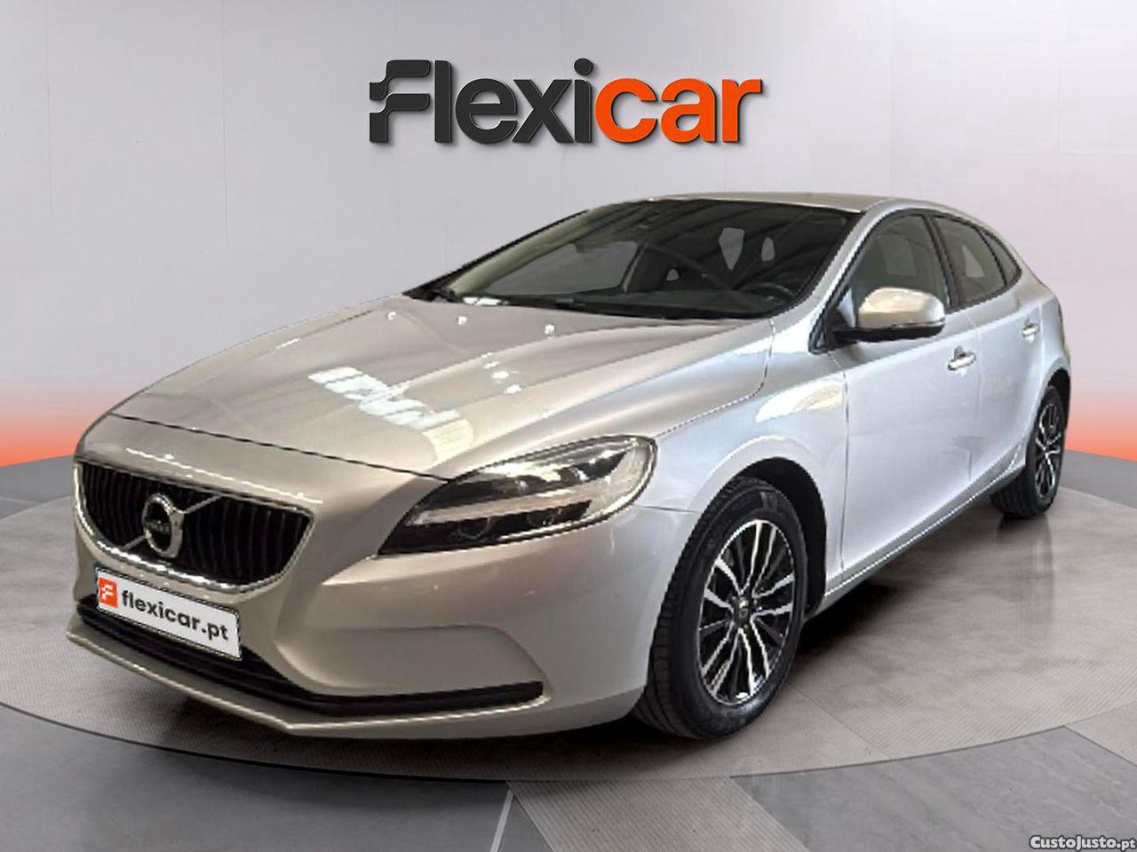 Volvo V40 2.0 D3 Momentum — photo 2