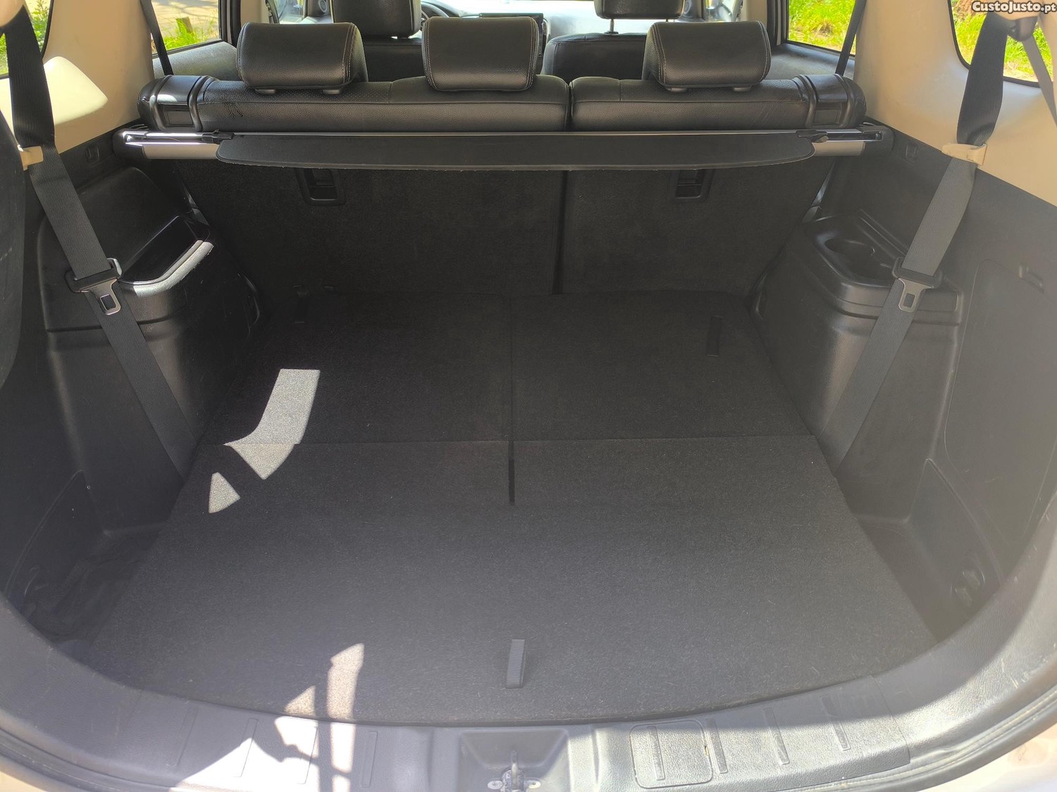 Mitsubishi Outlander 2.2 DI-D — fotografia 5