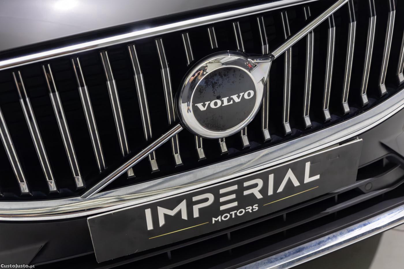 Volvo XC 60 2.0 T6 PHEV Core AWD — fotografia 12