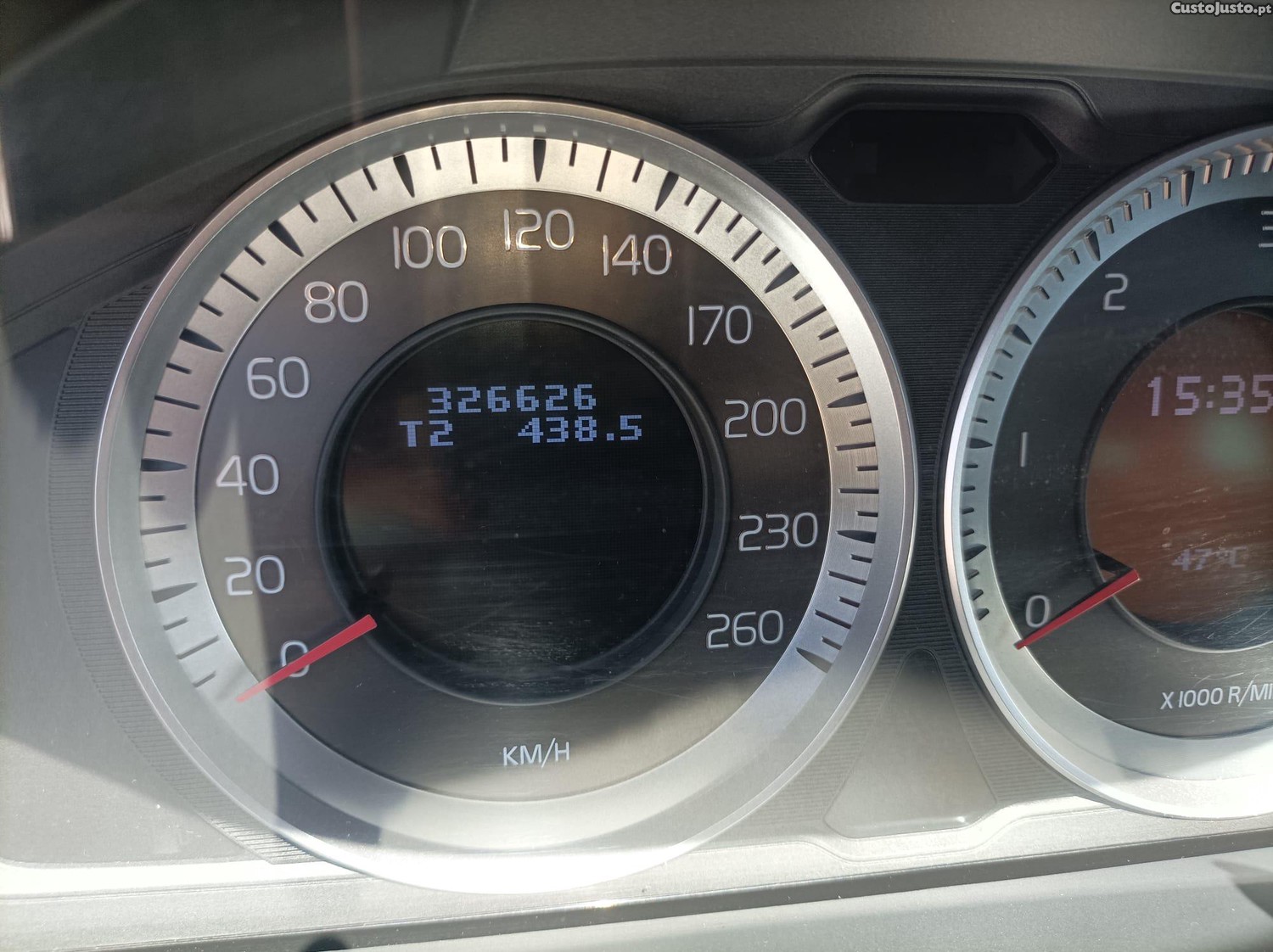 Volvo V70 D4 SUMMUM 2.0 — fotografia 11