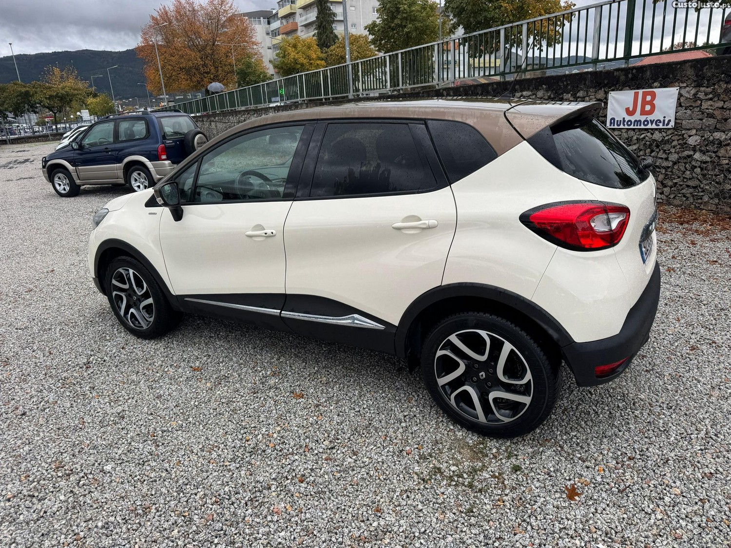 Renault Captur 1.2 TCe Exclusive EDC - 16 — photo 4