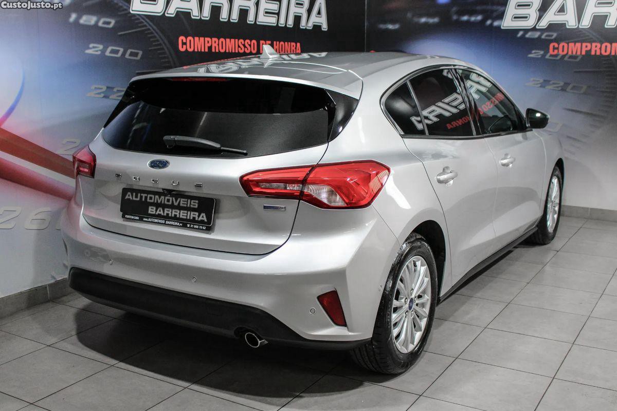 Ford Focus 1.5 TDCi Titanium — fotografia 9