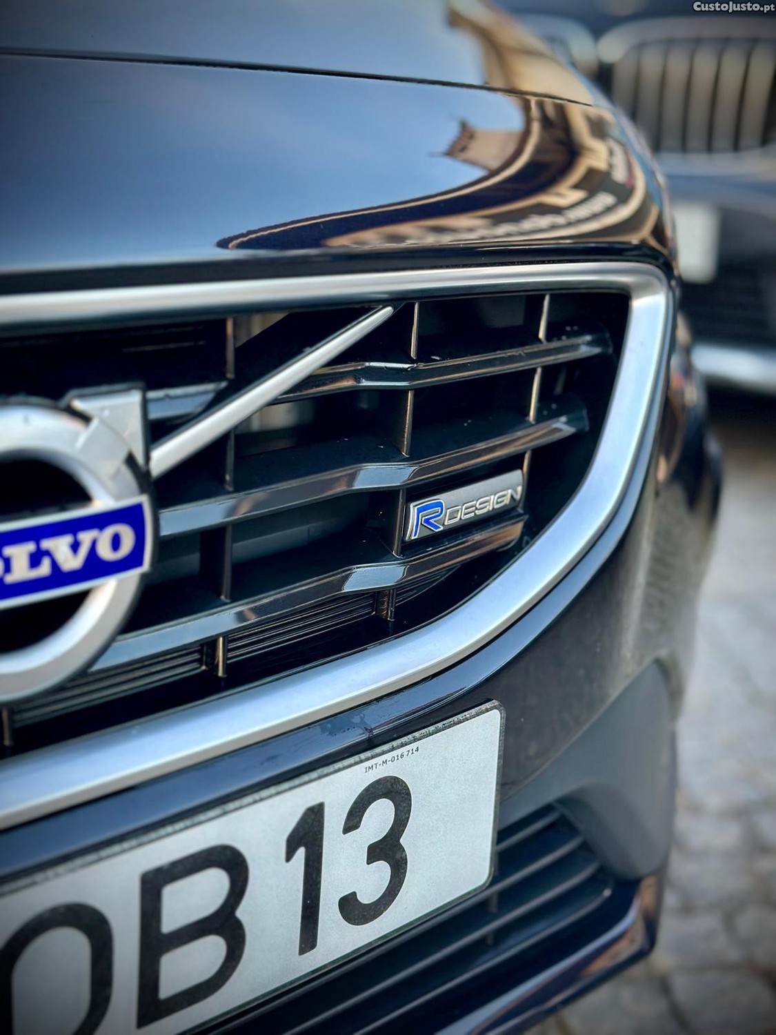 Volvo V40 1.6 D2 R-DESIGN — photo 2