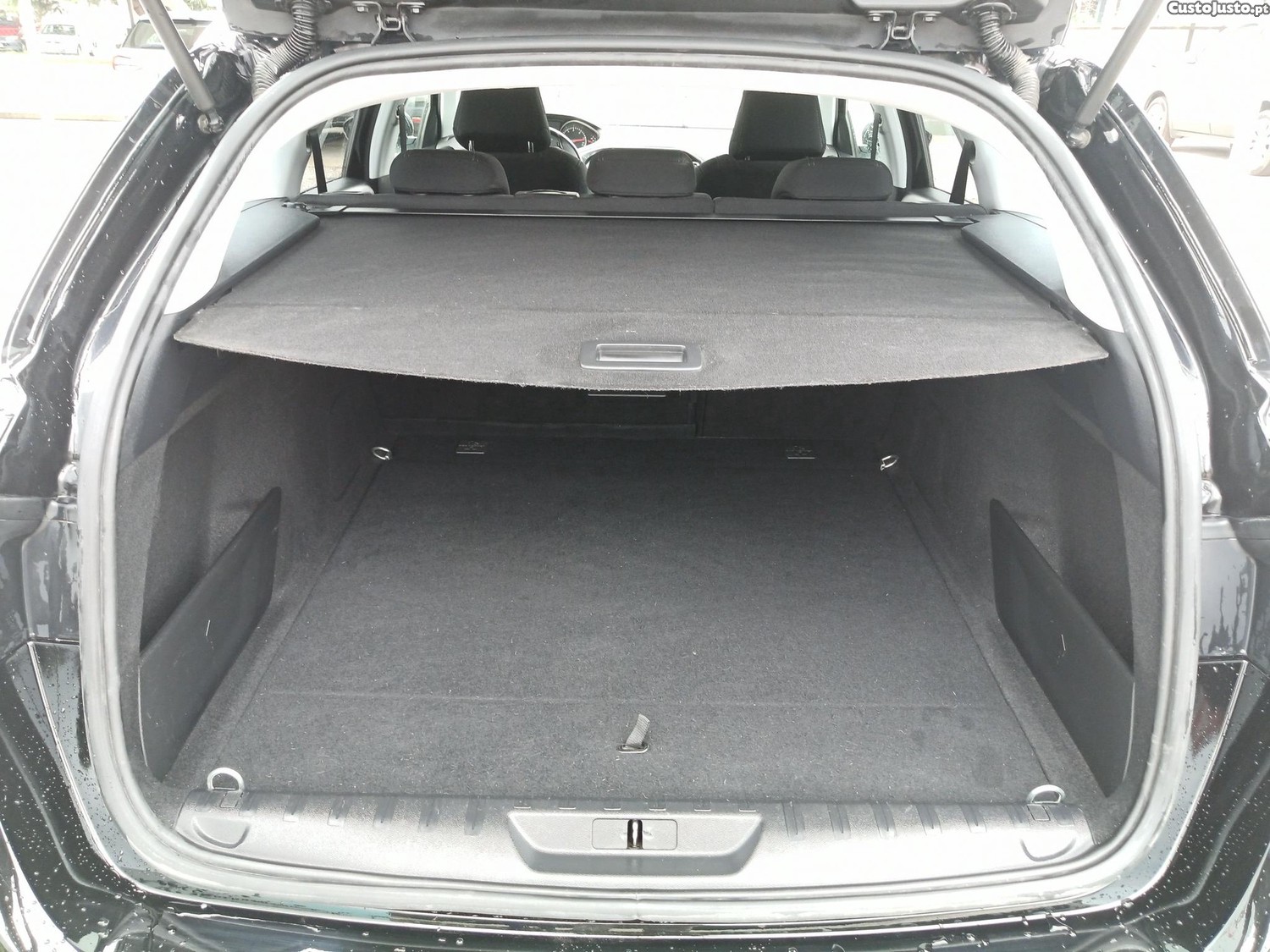 Peugeot 308 II SW 1.6 BlueHDi 120 Allure — fotografia 15
