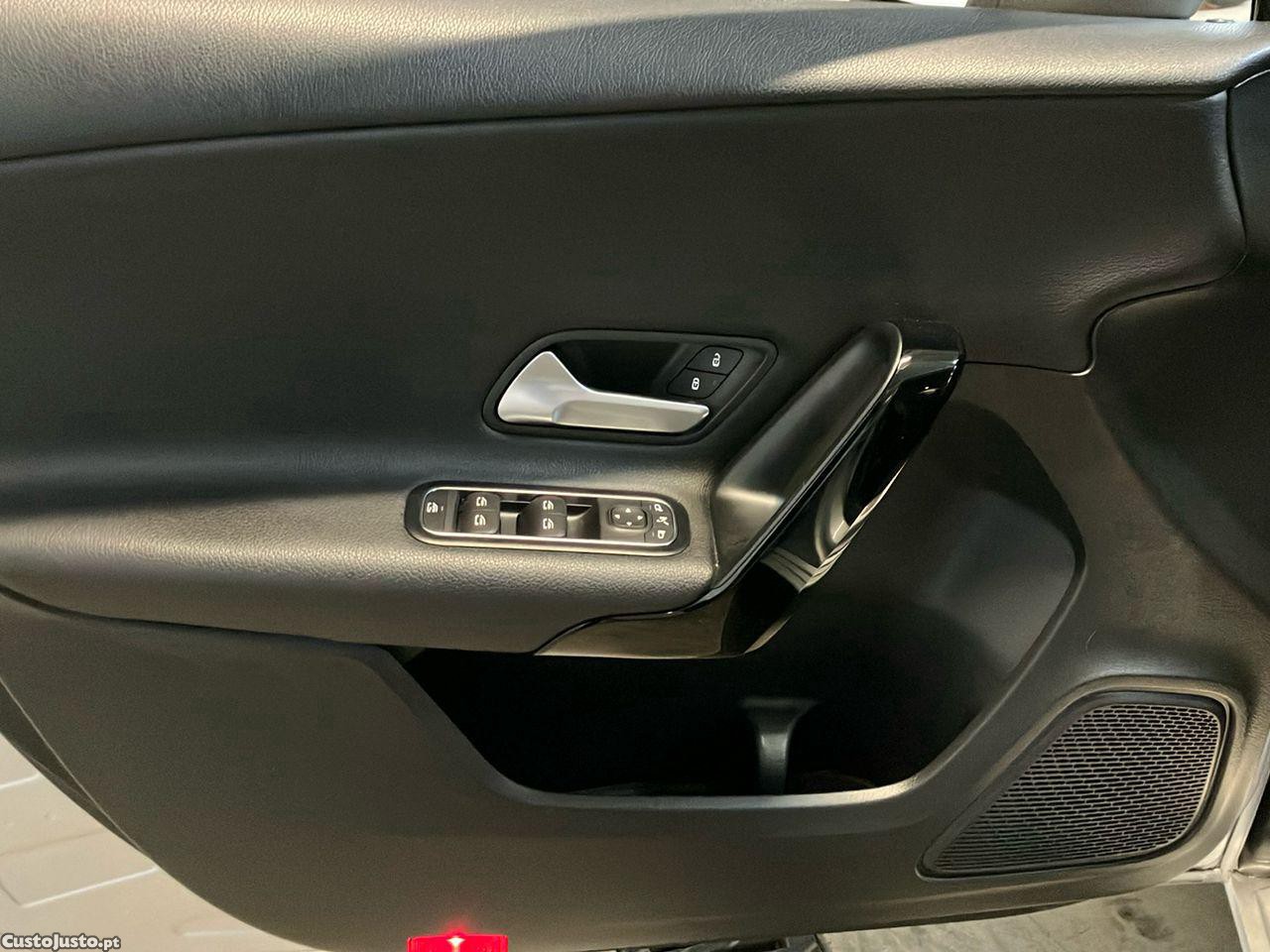 Mercedes-Benz A 180 d 7G-DCT Style — fotografia 4